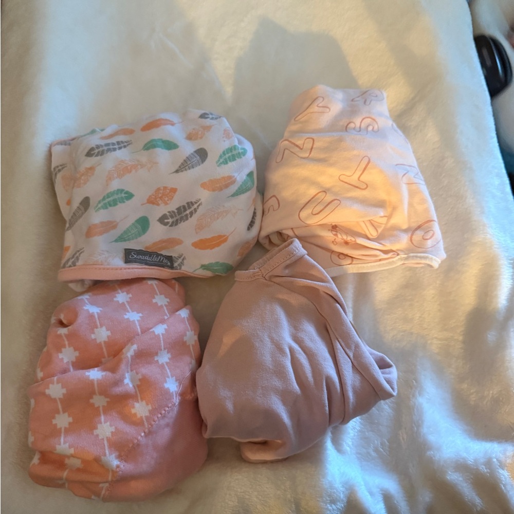 4 Kids Pink and Cream swaddles